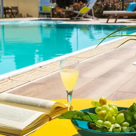 Sole Al Molino A Vento 8, Emma ロジニャーノ・マリッティモ