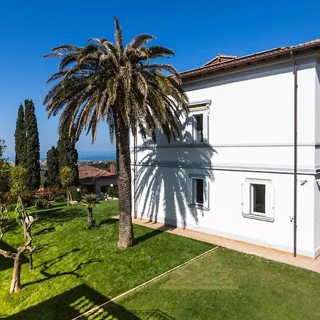 Sole Al Molino A Vento 8, Emma ロジニャーノ・マリッティモ