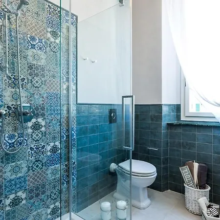 Sole Al Molino A Vento 8, Emma ロジニャーノ・マリッティモ