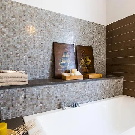 Sole Al Molino A Vento 8, Emma *